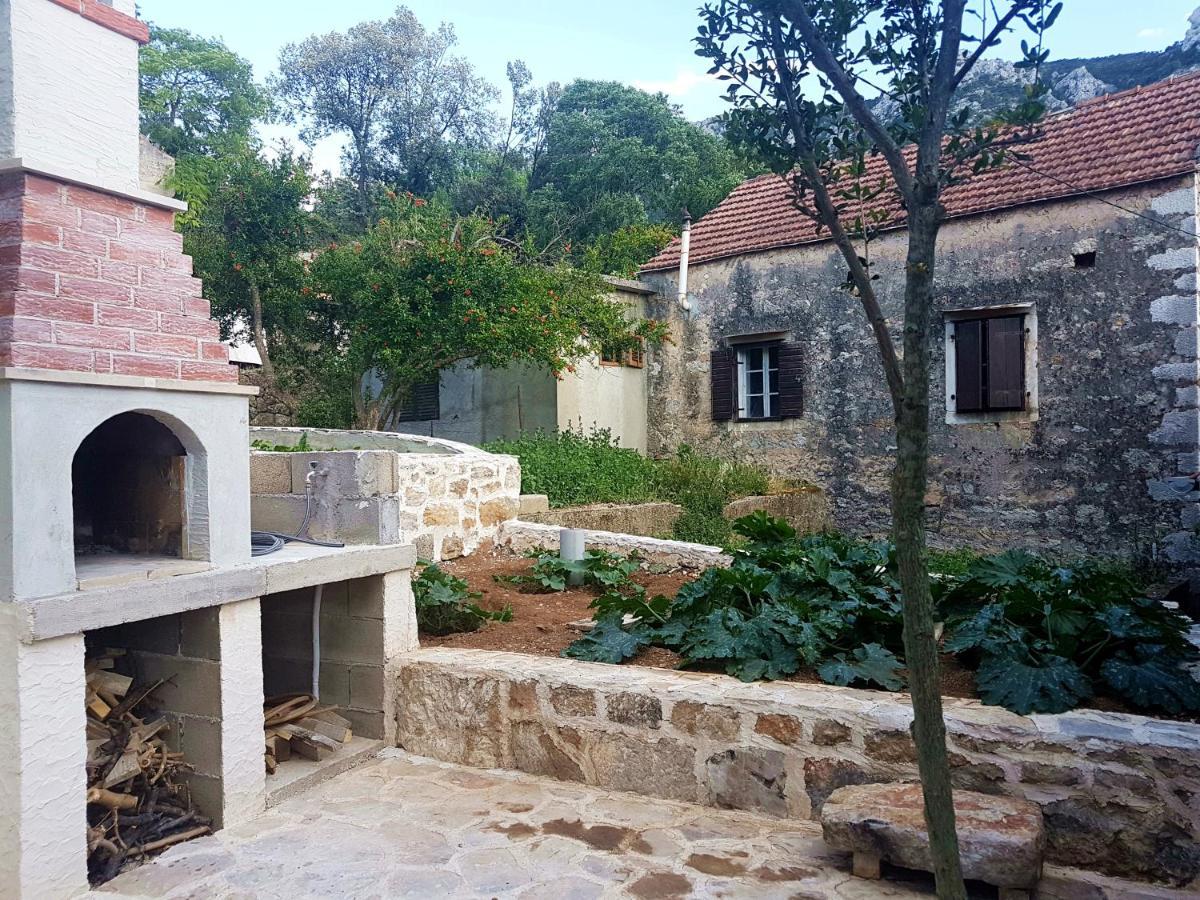 Kuca Za Odmor Dobrila Ξενοδοχείο Jelsa  Εξωτερικό φωτογραφία